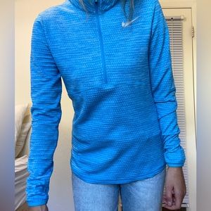NIKE Half Zip Long Sleeve